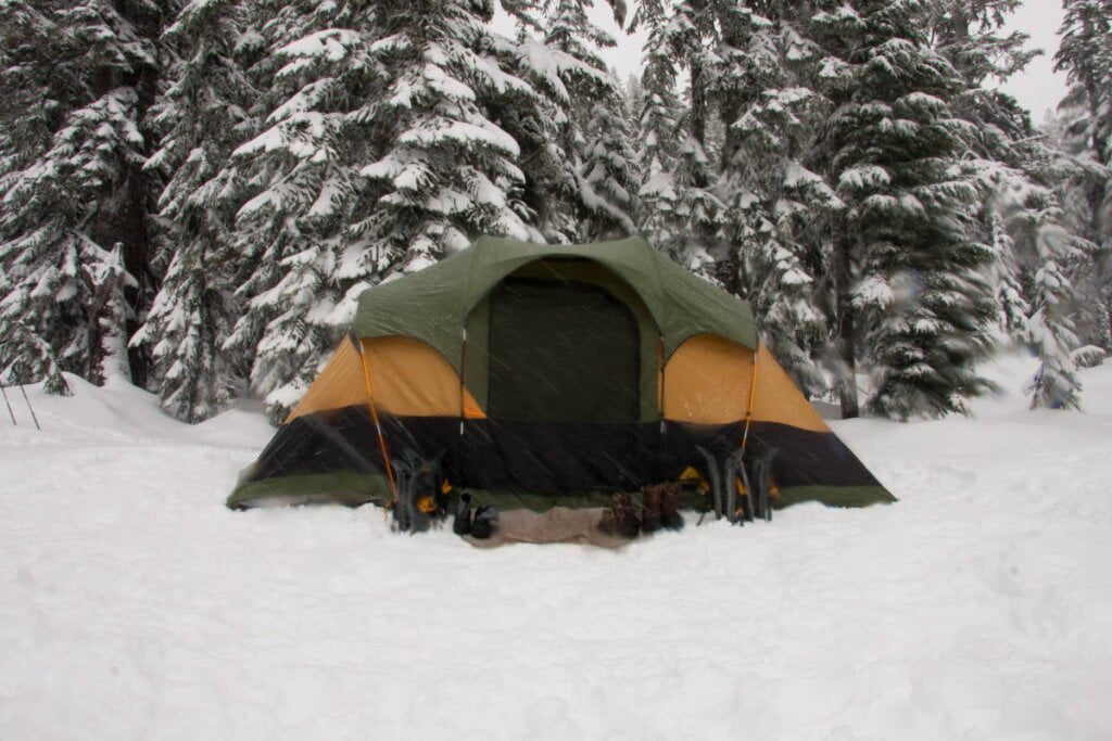 7 häufige Wetterrisiken beim Campen
